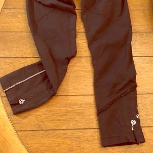 Lululemon Ruffle Crop leggings Sz 6